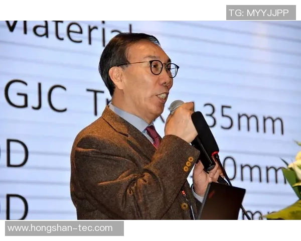 重庆足球队比赛经验深度对比与分析探讨