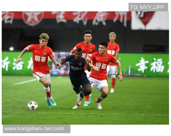 广州足球队速度之争引发热议球迷观点各异引人关注